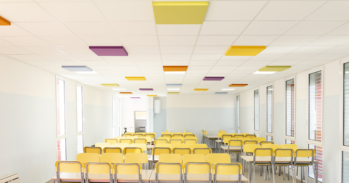 La mensa della nuova scuola di Vigodarzere in provincia di Padova La mensa della nuova scuola di Vigodarzere in provincia di Padova
