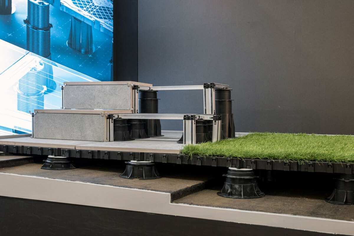 StepDeck: gradini outdoor per pavimenti sopraelevati StepDeck: gradini outdoor per pavimenti sopraelevati